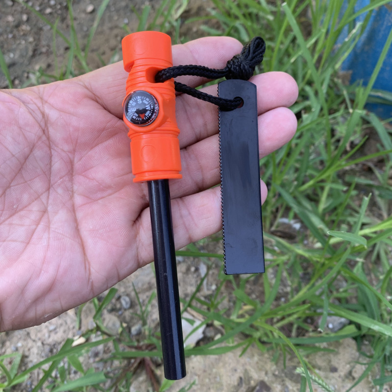 Fire Starter Flint - サバイバーロングスタイル3in1マグネシウム棒多機能点火ツール（ホイッスルとコンパス付き）アウトドアサバイバルツール