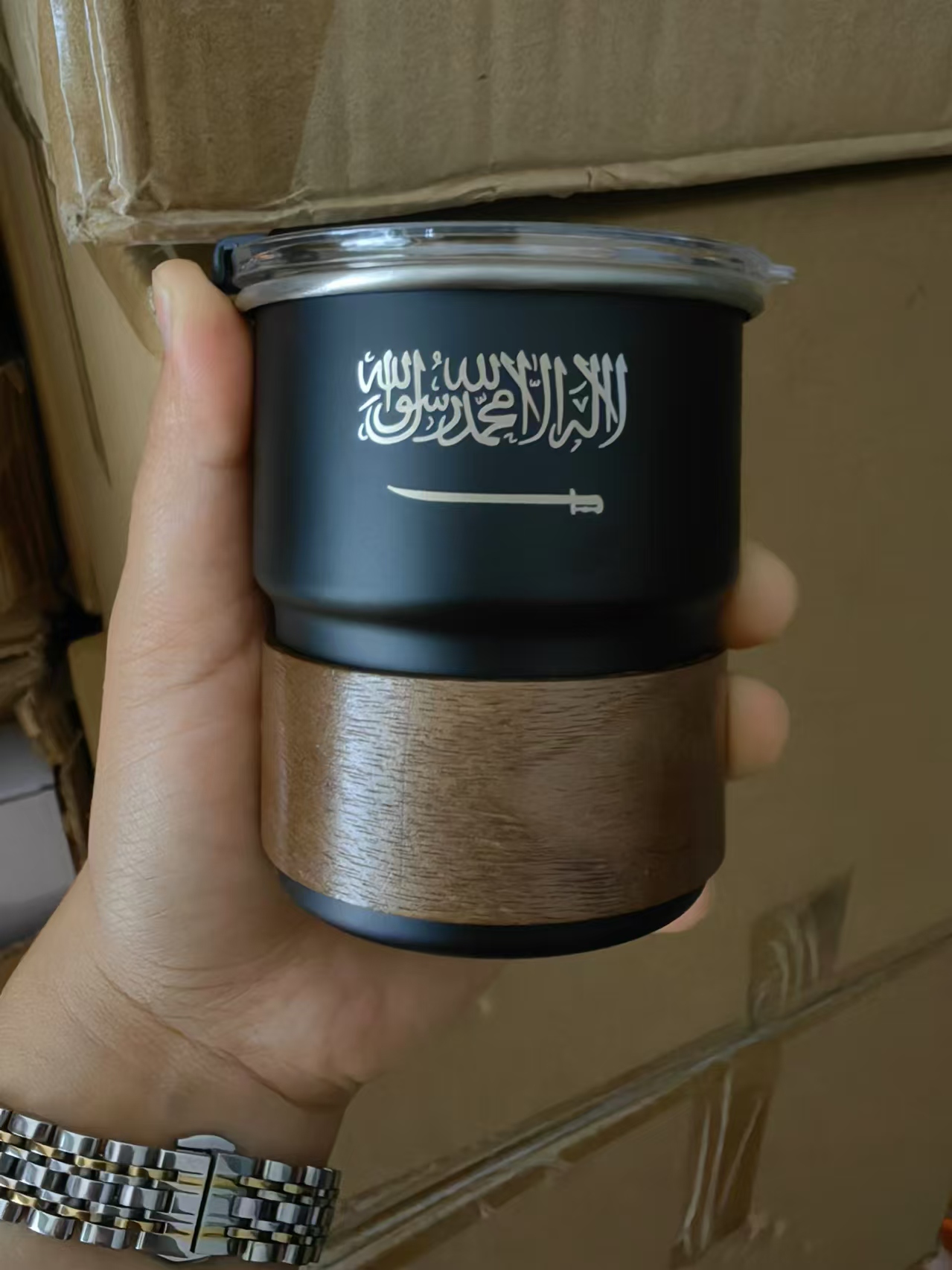 サウジアラビアの国旗ロゴステンレス鋼カップビールジョッキ蓋付 - Outdoor Camping Logo のレビューと価格